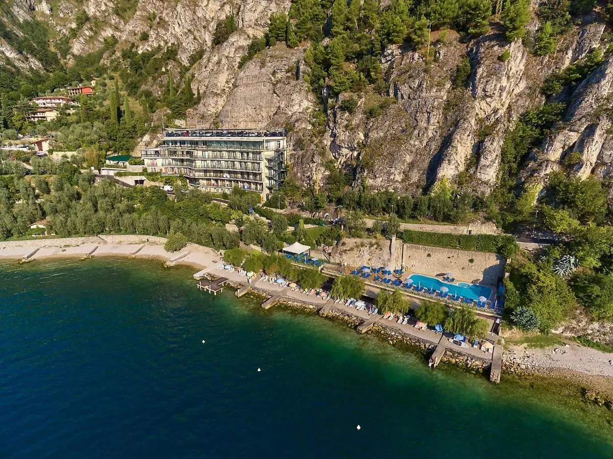 kontakty Hotel Astor